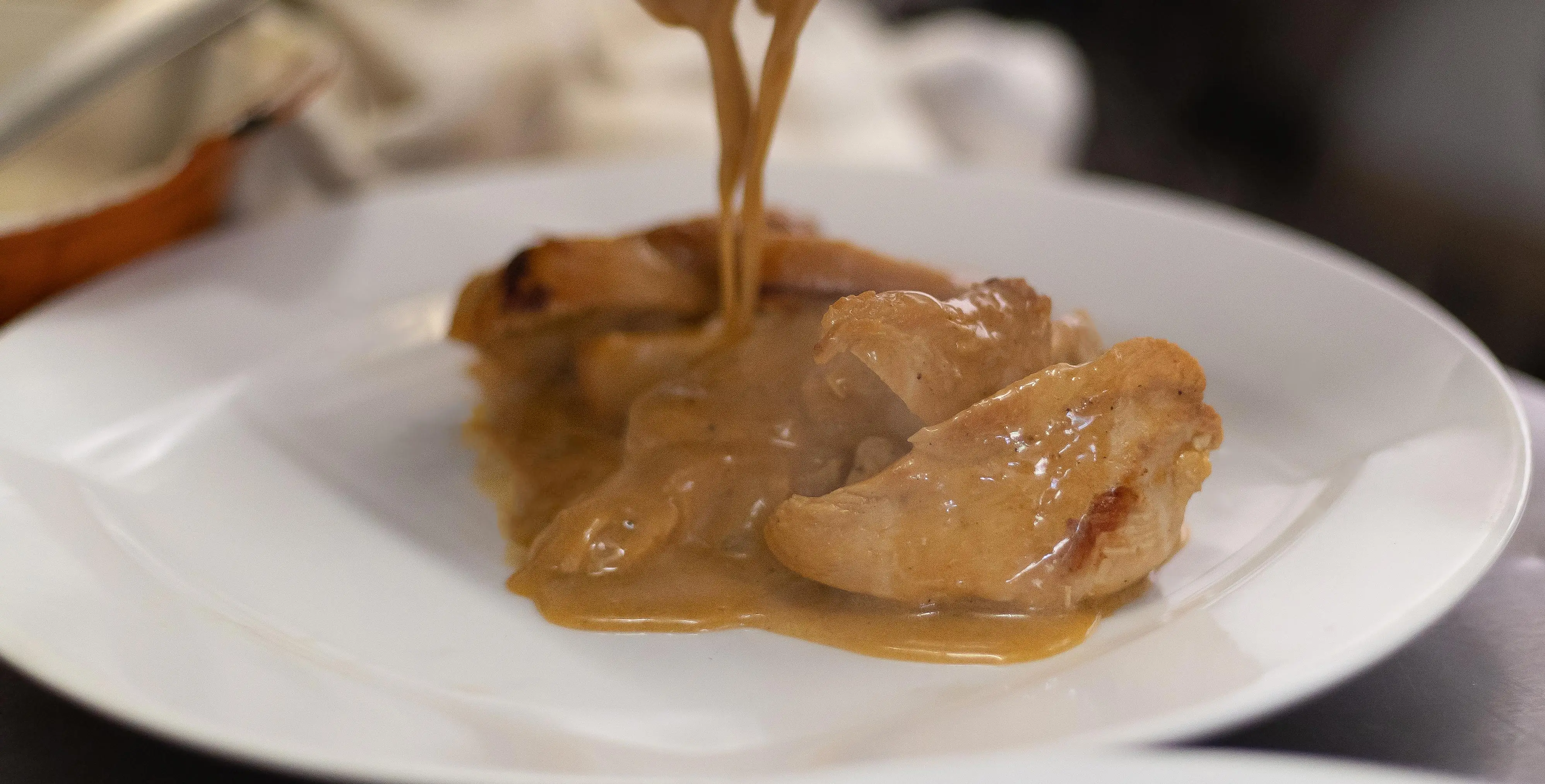 Volaille nappée d'une sauce crémée